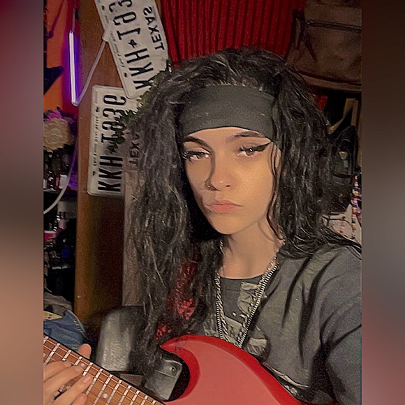 Meet your Posher, Aria - Picture 1 of 5